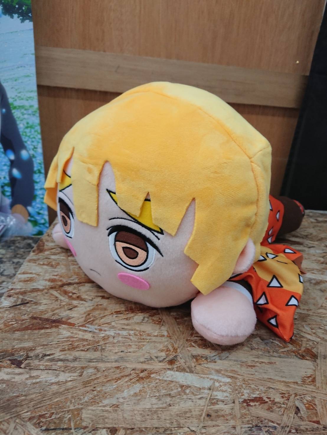 UFOキャッチャー入荷情報】我妻善逸の寝そべりぬいぐるみ、入荷です